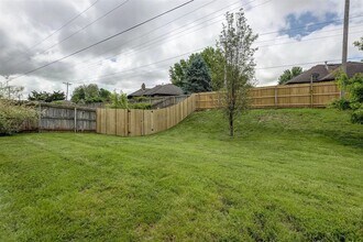 118 W Hunter Dr in Nixa, MO - Building Photo - Building Photo