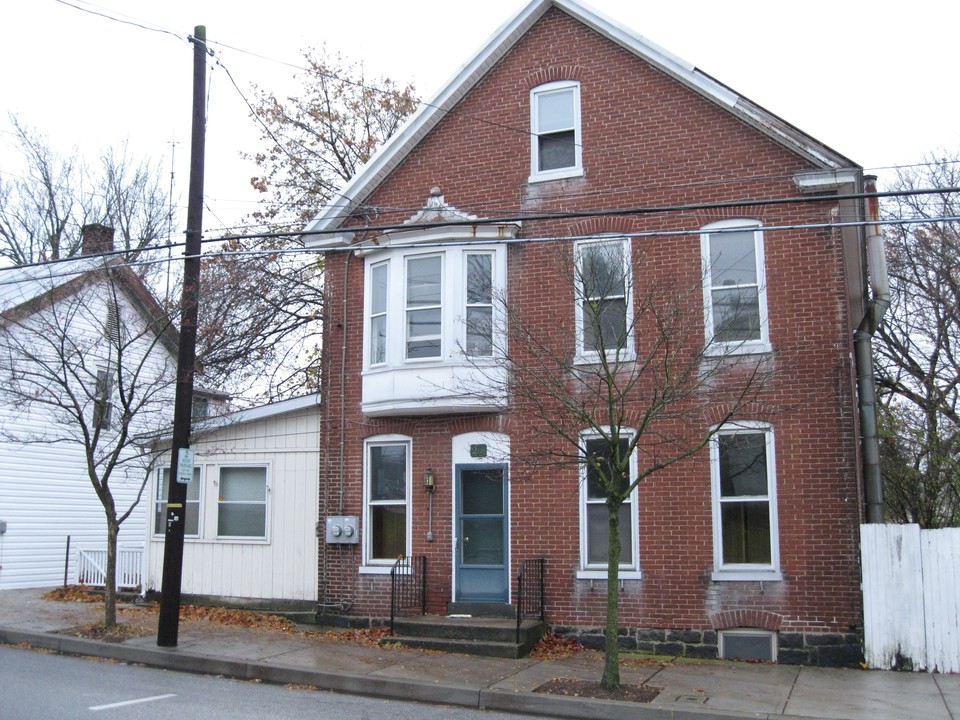 211 S Washington St in Gettysburg, PA - Building Photo