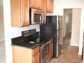 9175 Campina Dr in La Mesa, CA - Building Photo - Building Photo