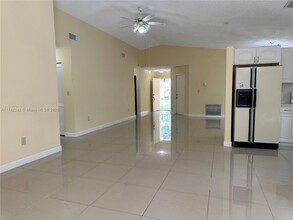 8228 NW 199th Ter in Hialeah, FL - Building Photo - Building Photo