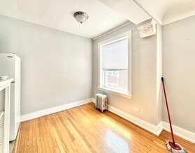 2801 W Lunt Ave in Chicago, IL - Building Photo - Building Photo