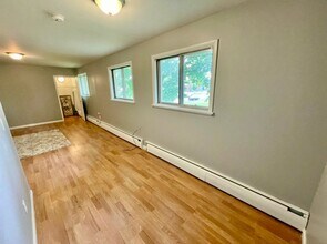 84 Willow St in Cohoes, NY - Building Photo - Building Photo