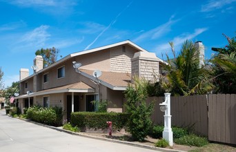 2677 Orange Ave in Costa Mesa, CA - Building Photo - Building Photo