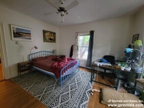 148 Allston St, Unit 1 in Cambridge, MA - Foto de edificio - Building Photo