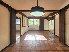 1710 Punahou St in Honolulu, HI - Building Photo - Building Photo