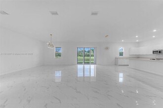 4336 SW 122nd Terrace in Davie, FL - Building Photo - Building Photo