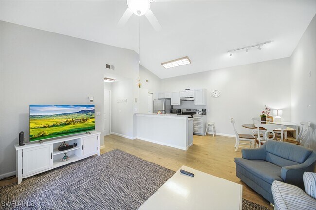 2058 Arbour Walk Cir in Naples, FL - Building Photo - Building Photo