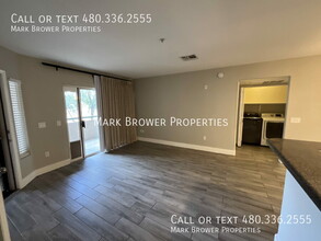1295 N Ash St in Gilbert, AZ - Building Photo - Building Photo