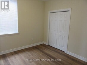58 Jarvis St in Fort Erie, ON - Building Photo - Building Photo