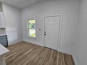 808 W 10th St in Dallas, TX - Building Photo - Building Photo