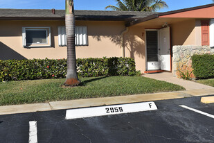 2955 Crosley Dr W in West Palm Beach, FL - Building Photo - Building Photo