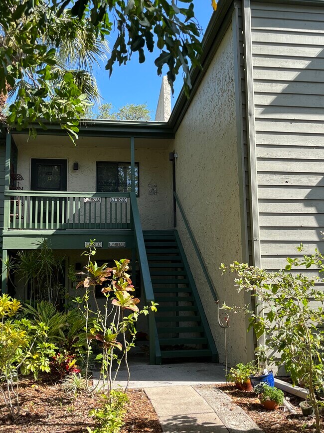 1519 Pelican Point Dr, Unit BA 289 in Sarasota, FL - Building Photo - Building Photo