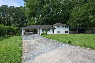 1025 Hilburn Dr SE in Atlanta, GA - Building Photo - Building Photo