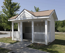 Summitt Point in Newnan, GA - Foto de edificio - Building Photo