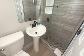 320 Walnut St-Unit -ID1239404P in Hollywood, FL - Building Photo - Building Photo