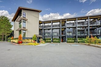 400 Harborview Dr SE in Bainbridge Island, WA - Building Photo - Building Photo