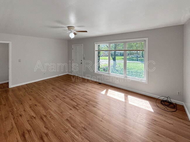 7466 W Lake Dr NW in Lithia Springs, GA - Building Photo - Building Photo