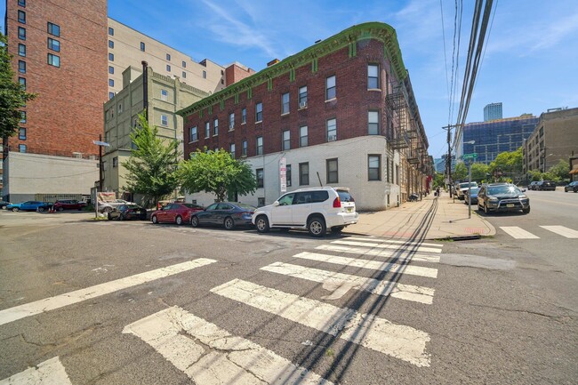 46 Broadway in Jersey City, NJ - Building Photo - Building Photo