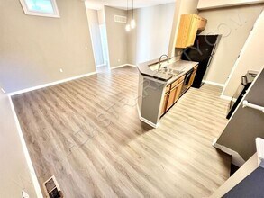 1005 N Findley St in Olathe, KS - Building Photo - Building Photo