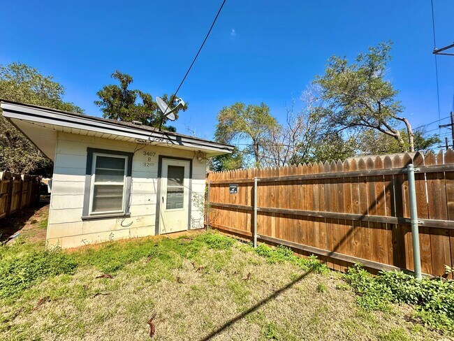 3407 32nd St-Unit -B in Lubbock, TX - Building Photo - Building Photo