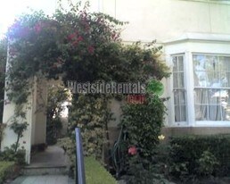 9921 Robbins Dr, Unit #3 in Beverly Hills, CA - Building Photo