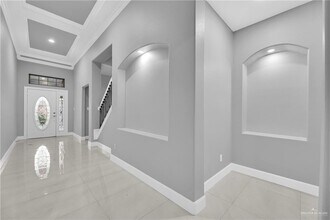 24 N 24th St in McAllen, TX - Foto de edificio - Building Photo