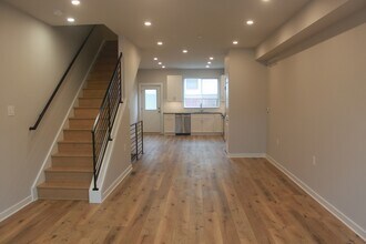 407 Budd St in Philadelphia, PA - Building Photo - Building Photo