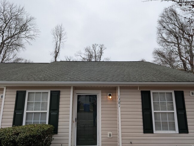 property at 1381 Pinnacle Ln