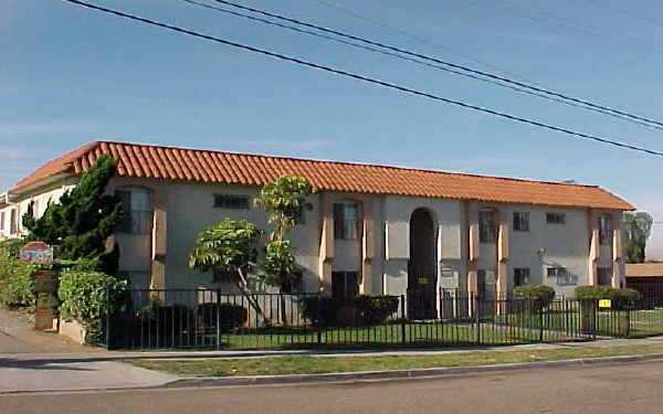 40 Oaklawn Ave in Chula Vista, CA - Foto de edificio