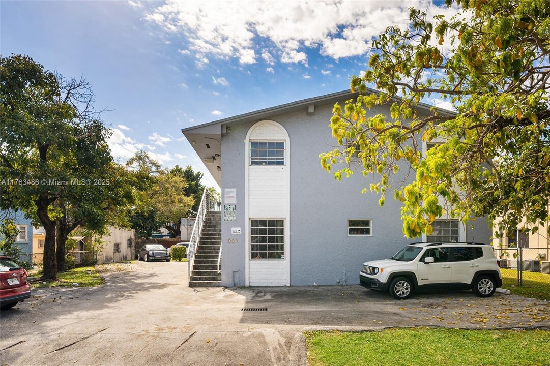 552 NE 61st St in Miami, FL - Building Photo