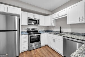 86 S Forest Ave in Hartwell, GA - Building Photo - Building Photo