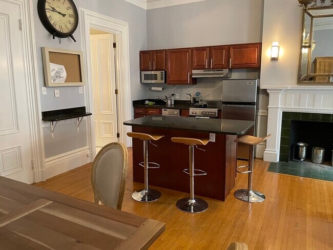 105 Beacon St in Boston, MA - Building Photo - Building Photo