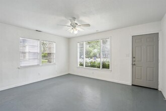 1708 Chicon St in Austin, TX - Building Photo - Building Photo