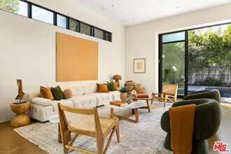 8732 Rangely Ave in West Hollywood, CA - Building Photo - Building Photo