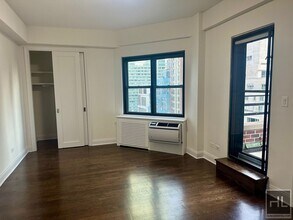 EAST 57 STREET, Unit PHB in New York, NY - Building Photo - Building Photo