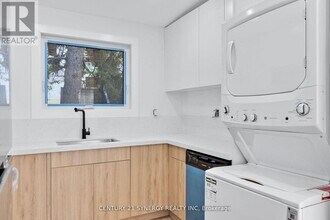 598 Kirkwood Ave in Ottawa, ON - Building Photo - Building Photo