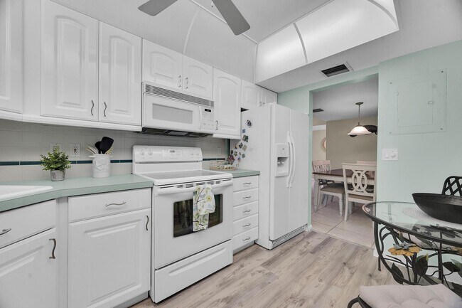 3492 NE Causeway Blvd in Jensen Beach, FL - Building Photo - Building Photo