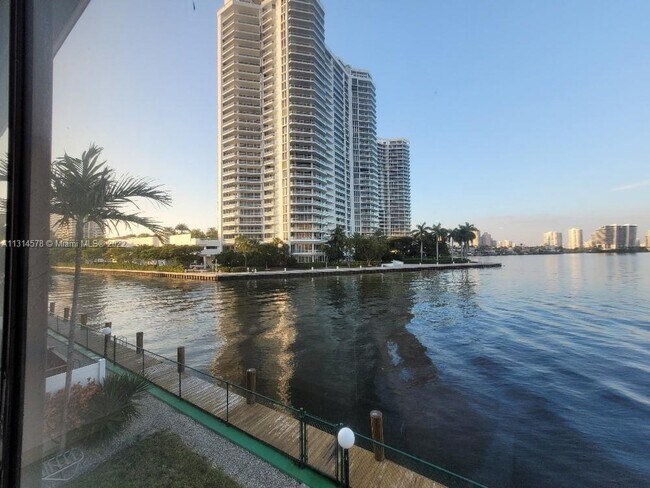 3745 NE 171 St-Unit -17 in North Miami Beach, FL - Building Photo - Building Photo