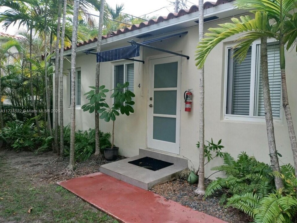 118 Sidonia Ave in Coral Gables, FL - Building Photo