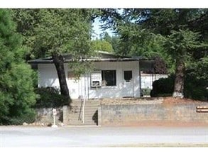 Wonderland Mobile Home & RV Park in Redding, CA - Foto de edificio - Building Photo