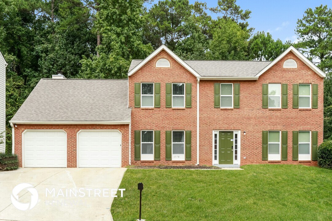 6578 Carriage Ln in Stone Mountain, GA - Building Photo