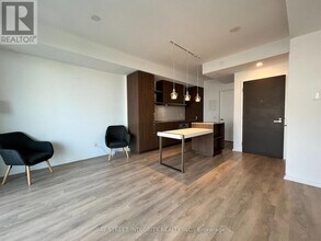 197 Yonge St in Toronto, ON - Building Photo - Building Photo