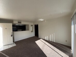 8070 W Russell Rd, Unit 2119 in Las Vegas, NV - Building Photo - Building Photo