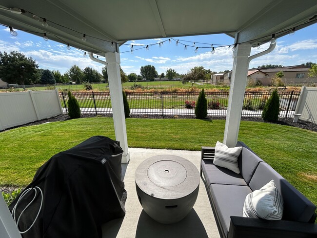 11049 W Hidden Pt St in Star, ID - Building Photo - Building Photo