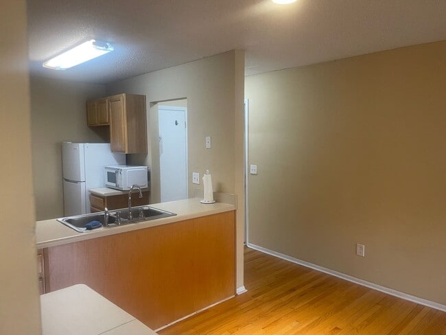 806 Andrea Ln in Hanahan, SC - Building Photo - Building Photo