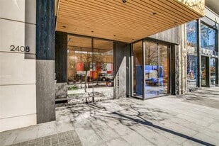 2408 Victory Park Ln in Dallas, TX - Building Photo