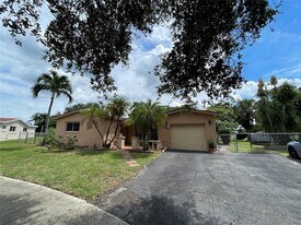 8948 SW 53rd St in Cooper City, FL - Building Photo