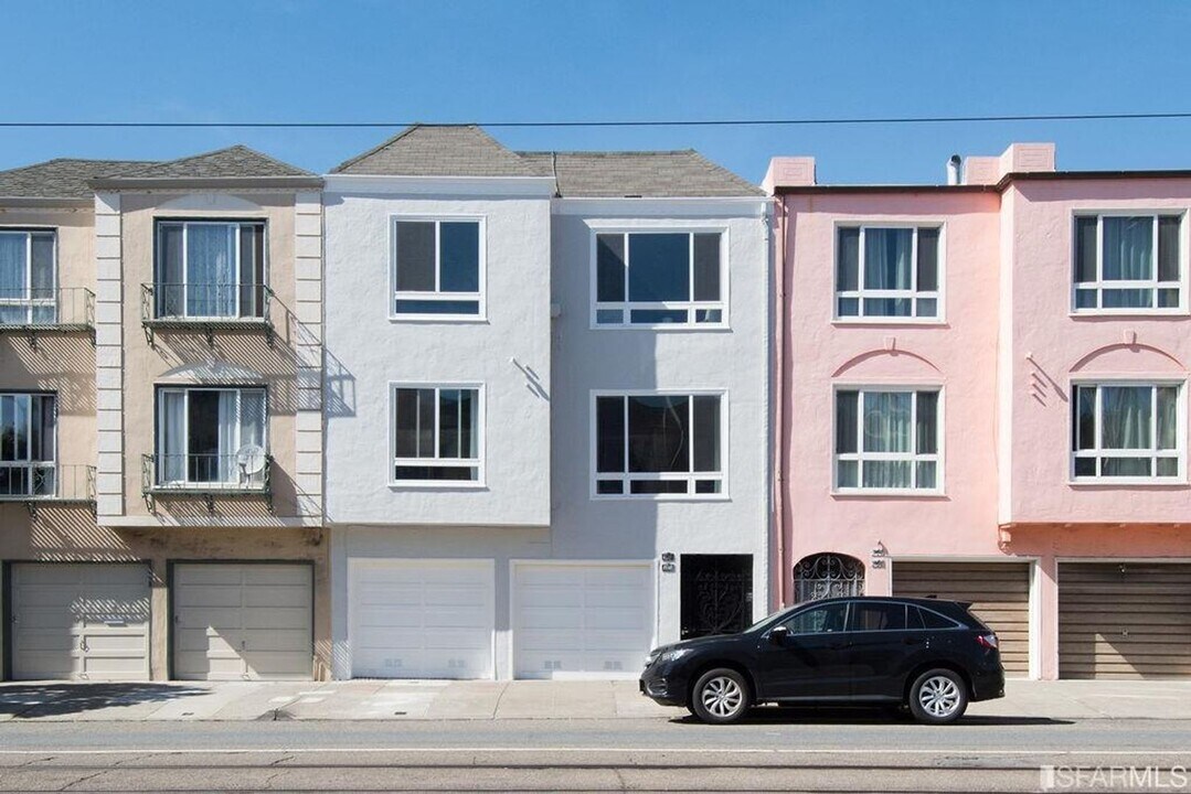 2134 Judah St in San Francisco, CA - Building Photo