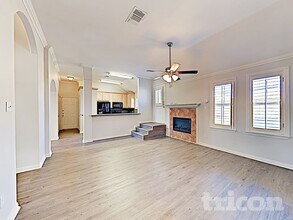 1202 Mission St, Unit HE-128 in Duncanville, TX - Building Photo - Building Photo