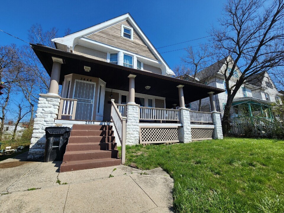 3444 Price Ave in Cincinnati, OH - Building Photo